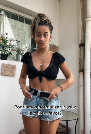 Hot Marina Riverss Shows Cleavage in Black Crop Top