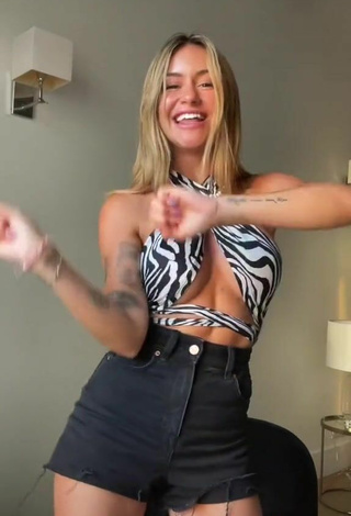 5. Amazing Abril Cols Shows Cleavage in Hot Zebra Crop Top