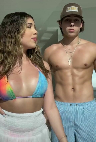 Hottie Amanda Díaz Shows Cleavage in Bikini Top