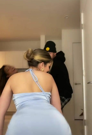 2. Sexy Amanda Díaz in Blue Dress while Twerking