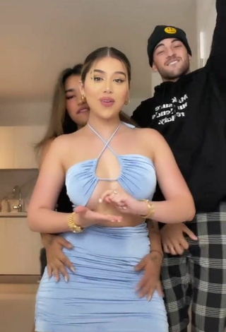4. Sexy Amanda Díaz in Blue Dress while Twerking
