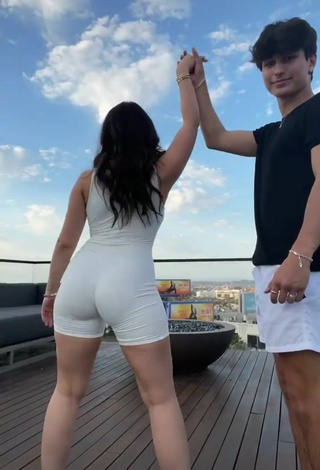 2. Sexy Amanda Díaz Shows Butt