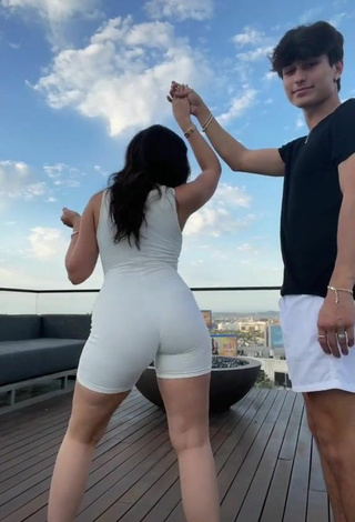 4. Sexy Amanda Díaz Shows Butt