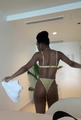 5. Sexy Angel Ogbonna Shows Butt