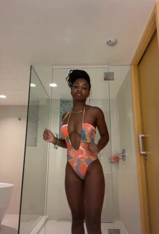 2. Sexy Angel Ogbonna Shows Cleavage in Swimsuit
