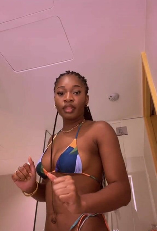 Beautiful Angel Ogbonna Shows Cleavage and Bouncing Boobs in Sexy Bikini