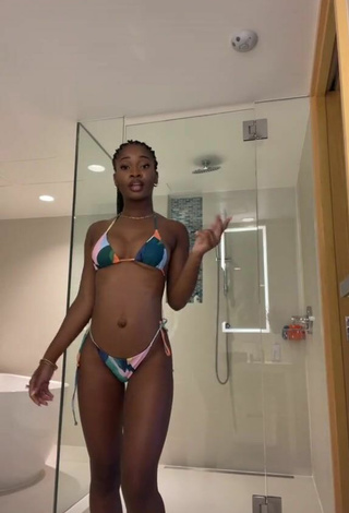2. Hot Angel Ogbonna Shows Cleavage in Bikini