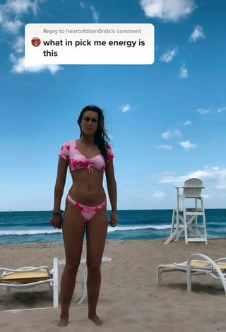2. Amazing Annabelle Gesson in Hot Bikini at the Beach