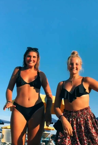 5. Sexy Sigh_aury in Bikini Top at the Beach
