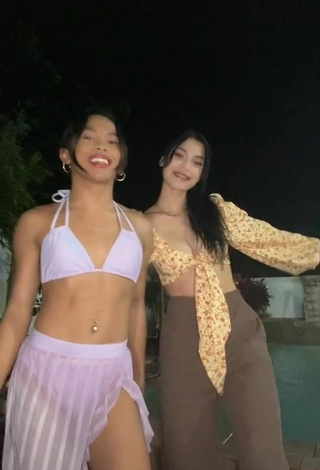 Sexy Awra Briguela in Crop Top at the Swimming Pool