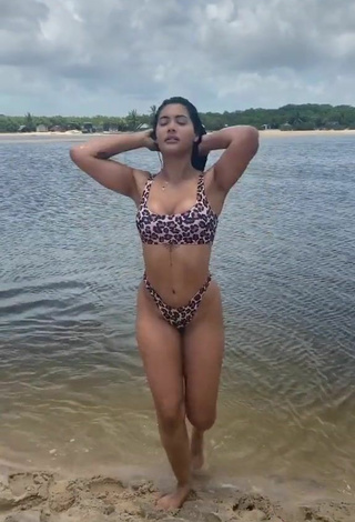 4. Breathtaking Ayarla Souza in Bikini at the Beach