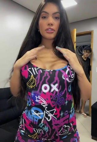 2. Sexy Ayarla Souza Shows Cleavage in Overall