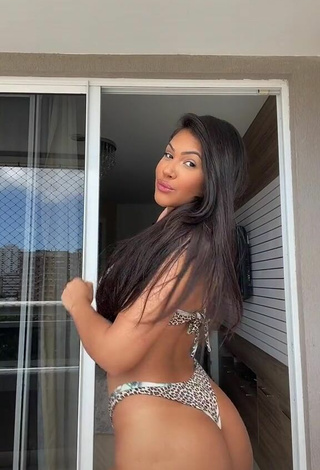 3. Beautiful Ayarla Souza Shows Butt
