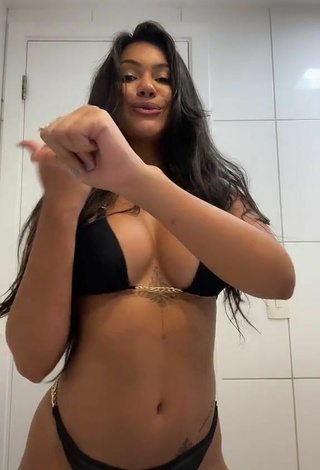 3. Hottie Ayarla Souza Shows Cleavage in Black Bikini