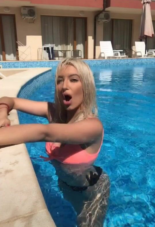 2. Hottie Barbara Milenkovic in Pink Bikini Top at the Pool