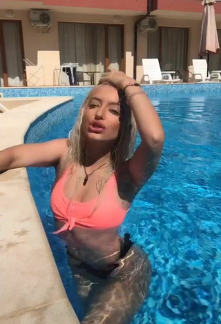 5. Hottie Barbara Milenkovic in Pink Bikini Top at the Pool