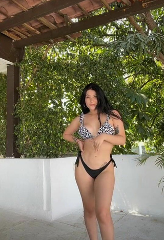 4. Sexy Brenda Zambrano in Leopard Bikini Top