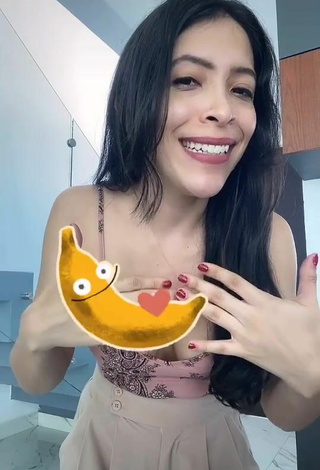 2. Sexy Carolina Roldán Shows Cleavage in Top