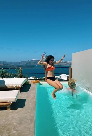 4. Sexy Vanessa & Ina Coupleontour in Bikini at the Swimming Pool