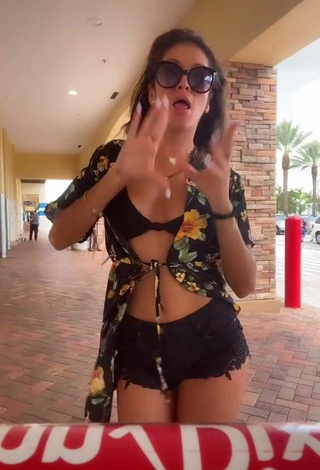 5. Sexy Andrea Shows Cleavage in Black Bikini Top