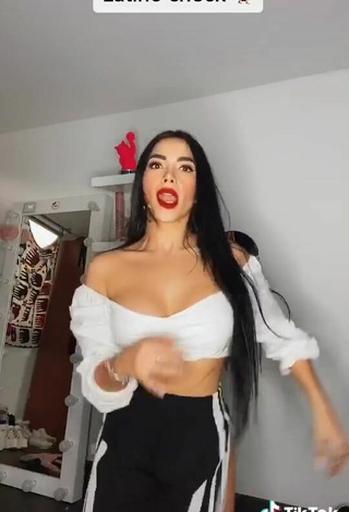 3. Alluring Dania Méndez Shows Cleavage in Erotic White Crop Top