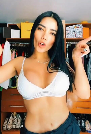 3. Sexy Dania Méndez Shows Cleavage in White Bra