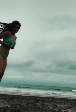 Sexy Dayanara Peralta Shows Legs at the Beach